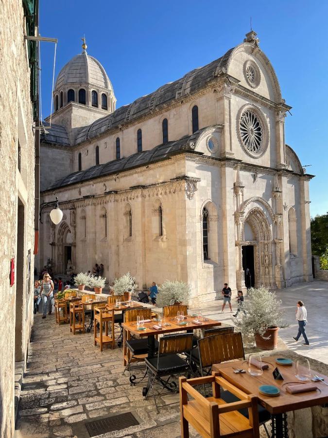 Palace M Šibenik Екстериор снимка